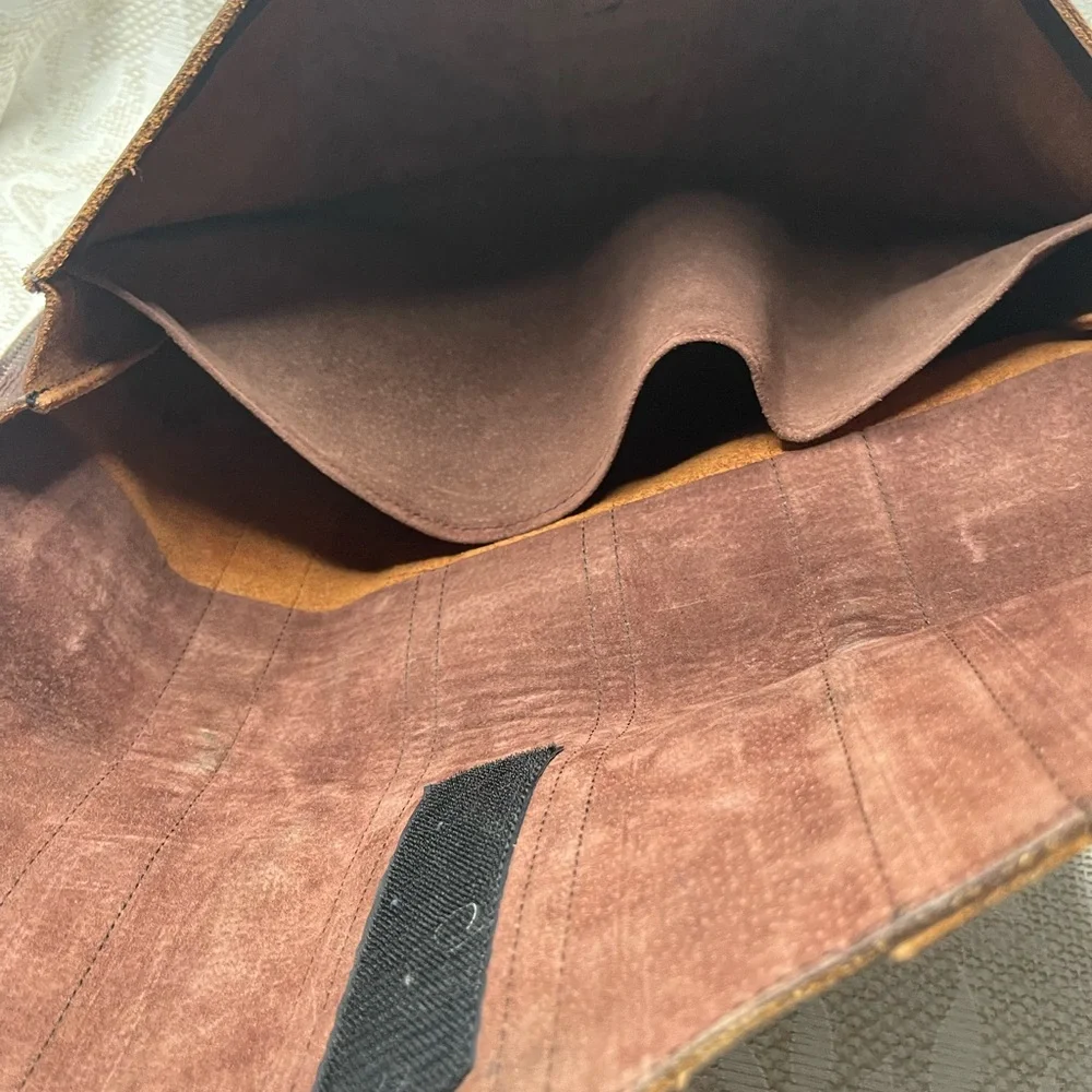 vintage distressed brown leather briefcase portfolio bag